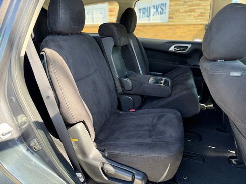 Used 2014 Nissan Pathfinder S AWD/4WD image 21