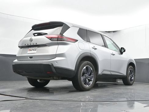 Used 2025 Nissan Rogue SV FWD image 35