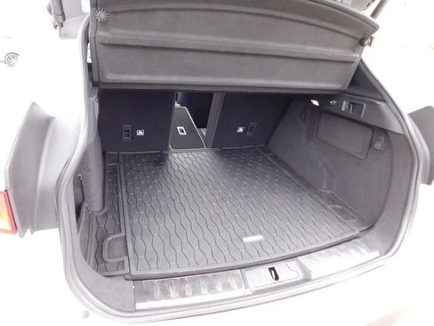 Used 2019 Jaguar F-PACE Premium image 7