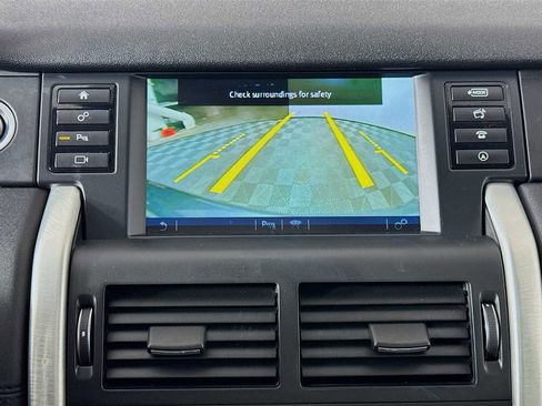 Used 2016 Land Rover Discovery Sport HSE image 16
