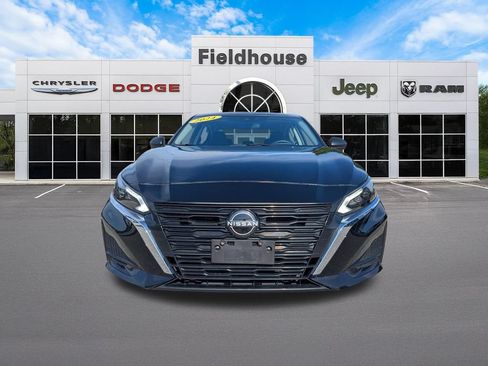 Used 2024 Nissan Altima 2.5 SV FWD image 2