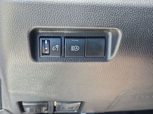 Used 2021 Toyota RAV4 XLE AWD/4WD image 26