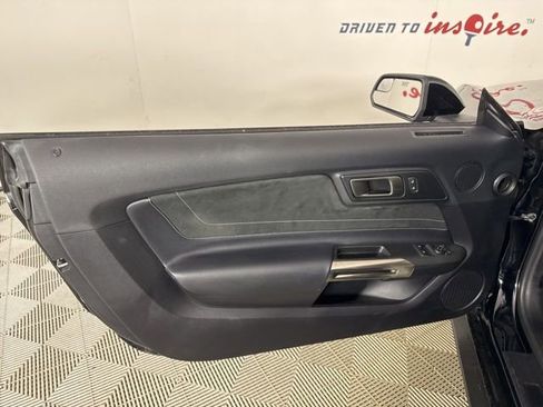 Used 2018 Ford Mustang Shelby GT350 w/ Convenience Package image 13