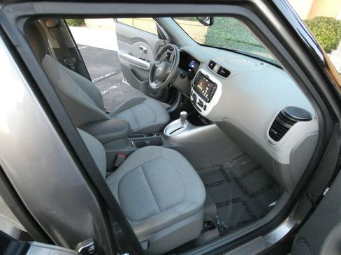 Used 2018 Kia Soul EV image 21