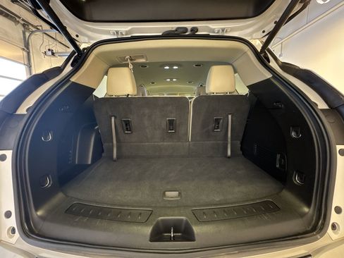 Used 2018 Buick Enclave Essence image 24