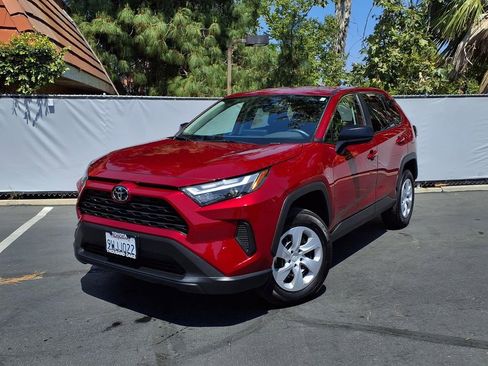 Certified 2025 Toyota RAV4 LE FWD image 25