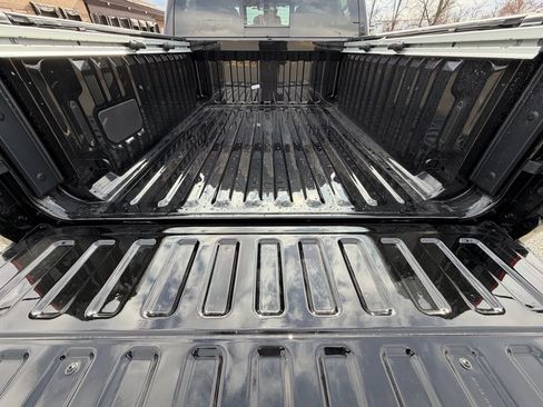 New 2026 RAM 1500 4x4 Crew Cab image 9