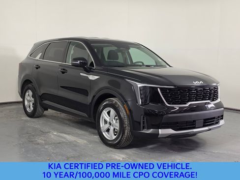 Certified 2026 Kia Sorento LX FWD image 3