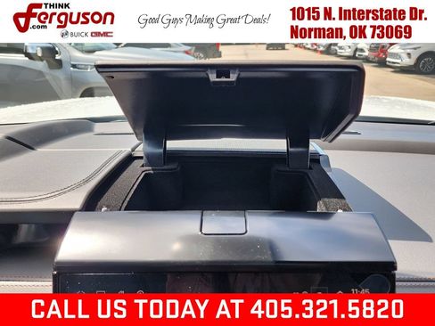 New 2026 GMC Yukon XL AT4 w/ AT4 Premium Plus Package AWD/4WD image 32