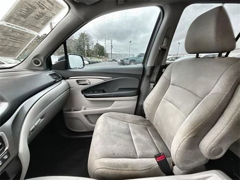 Used 2017 Honda Pilot EX image 32