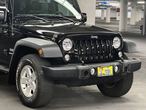 Used 2015 Jeep Wrangler Sport w/ Quick Order Package 24S AWD/4WD image 31