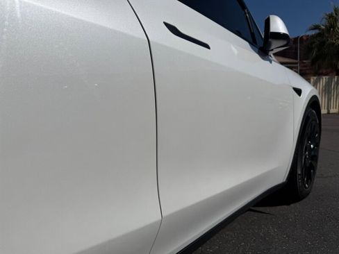 Used 2021 Tesla Model Y Long Range AWD/4WD image 30