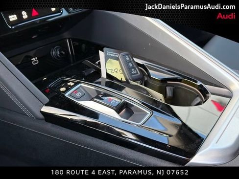 Used 2025 Audi Q5 Premium Plus w/ Premium Plus AWD/4WD image 11
