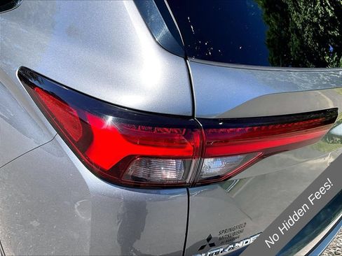 Used 2022 Mitsubishi Outlander SE AWD/4WD image 28