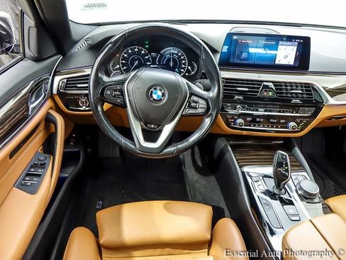 Used 2019 BMW 530e xDrive w/ Premium Package AWD/4WD image 13