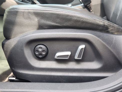 Used 2017 Audi Q3 2.0T Premium Plus w/ Premium Plus Package image 23