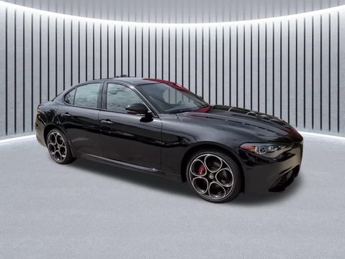 Used 2024 Alfa Romeo Giulia Veloce AWD/4WD image 26