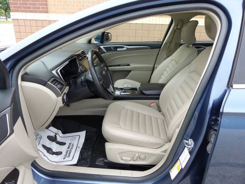 Used 2019 Ford Fusion SEL FWD image 24