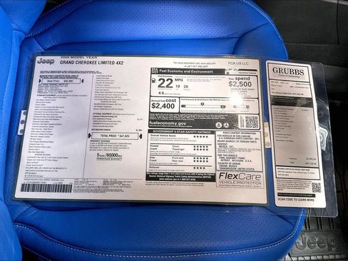 New 2025 Jeep Grand Cherokee Limited w/ Black Appearance Package image 42