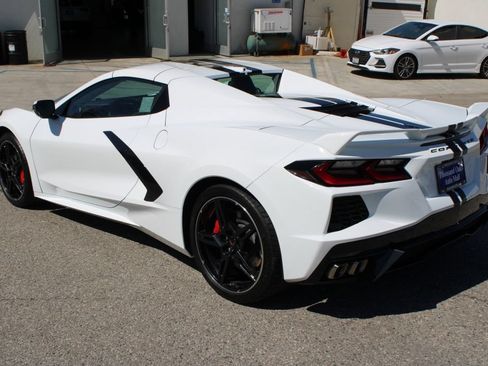 Used 2021 Chevrolet Corvette Stingray Premium Conv w/ Z51 Performance Package RWD image 6