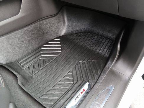 Certified 2022 GMC Sierra 1500 AT4 w/ AT4 Premium Package image 37