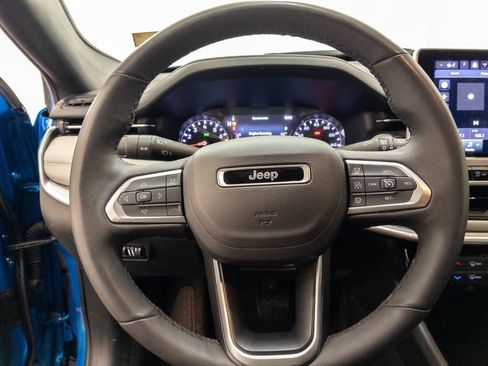 Used 2025 Jeep Compass Limited AWD/4WD image 14