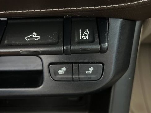 Used 2015 GMC Canyon SLT w/ Driver Alert Package image 32