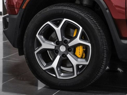 Used 2023 Rivian R1S Adventure AWD/4WD image 42