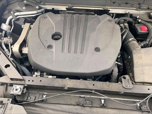 Certified 2023 Volvo XC60 B5 Plus w/ Protection Package Premier image 43