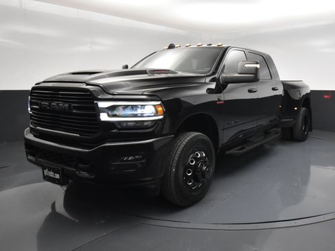 Used 2024 RAM 3500 Laramie w/ Night Edition AWD/4WD image 2