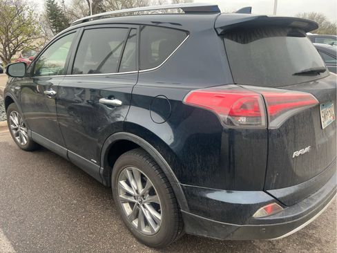 Used 2017 Toyota RAV4 Limited image 3