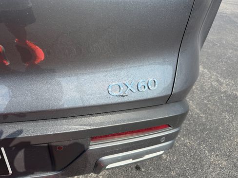 Used 2025 INFINITI QX60 Sensory AWD/4WD image 11