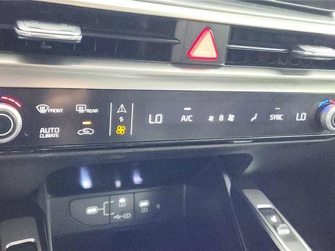Used 2024 Kia Sorento S w/ Panoramic Sunroof Package AWD/4WD image 28