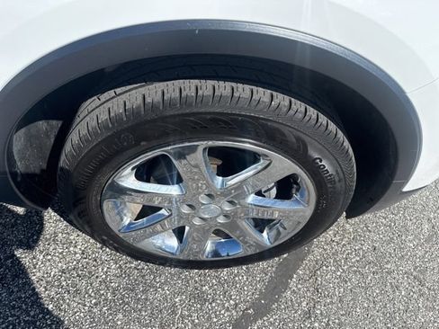 Certified 2019 Buick Encore Essence w/ Experience Buick Package AWD/4WD image 9