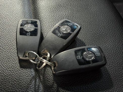 Used 2021 Mercedes-Benz Sprinter 2500 image 36