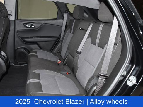 Used 2025 Chevrolet Blazer LT image 25