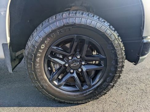 Used 2019 Chevrolet Silverado 1500 Custom Trail Boss w/ Custom Convenience Package image 10