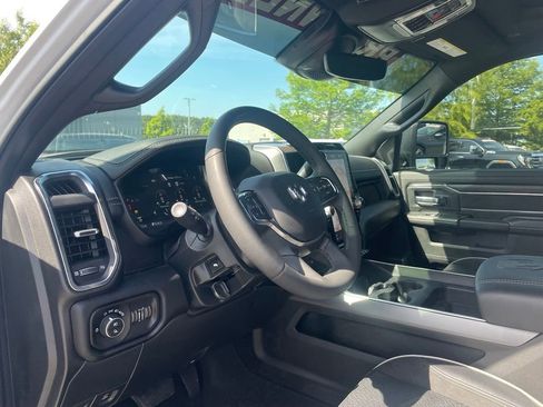 Used 2025 RAM 2500 Laramie AWD/4WD image 9