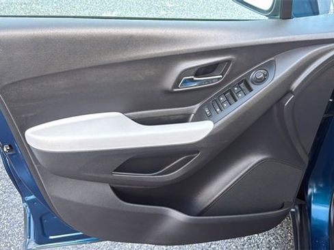 Used 2020 Chevrolet Trax LT w/ LT Convenience Package image 15