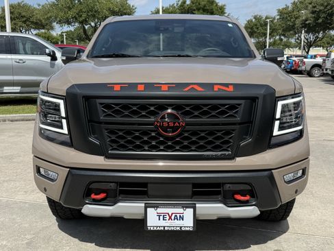 Used 2024 Nissan Titan PRO-4X w/ Pro-4x Convenience Package AWD/4WD image 10