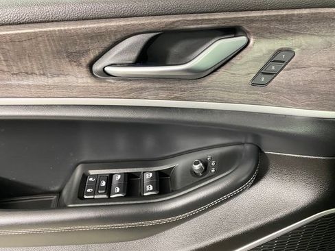 Used 2021 Jeep Grand Cherokee L Limited AWD/4WD image 13