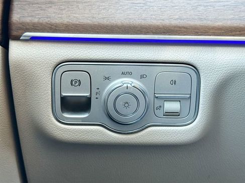 Used 2020 Mercedes-Benz GLS 450 4MATIC image 37