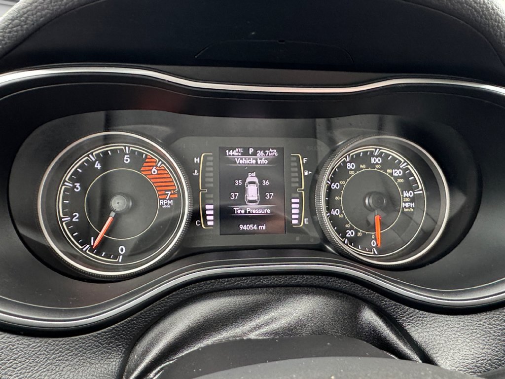 Used 2019 Jeep Cherokee Latitude Plus w/ Comfort/Convenience Group AWD/4WD image 13