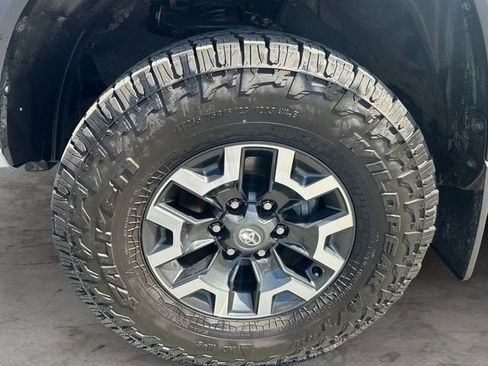 Certified 2022 Toyota Tacoma TRD Off-Road w/ Technology Package AWD/4WD image 9