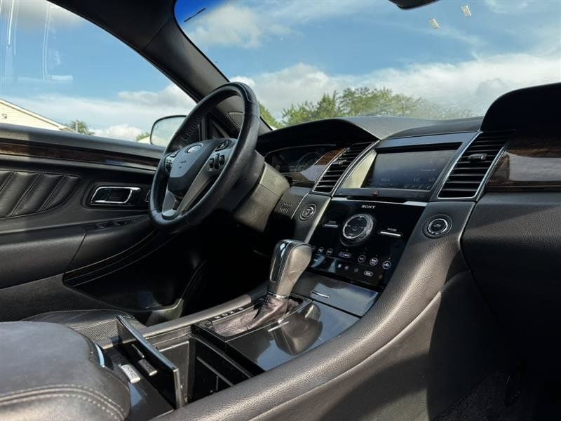 Used 2015 Ford Taurus Limited w/ Equipment Group 301A FWD image 19