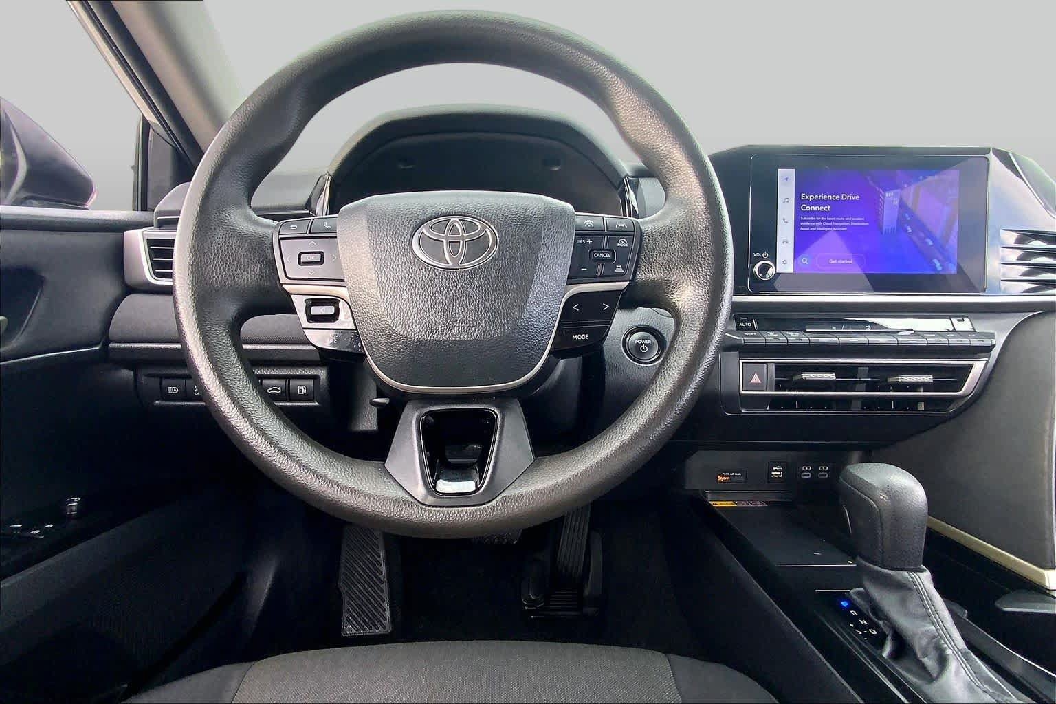Used 2025 Toyota Camry LE FWD image 6