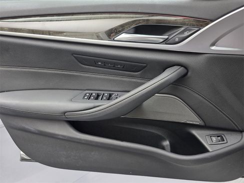 Used 2019 BMW 540i xDrive w/ M Sport Package image 27