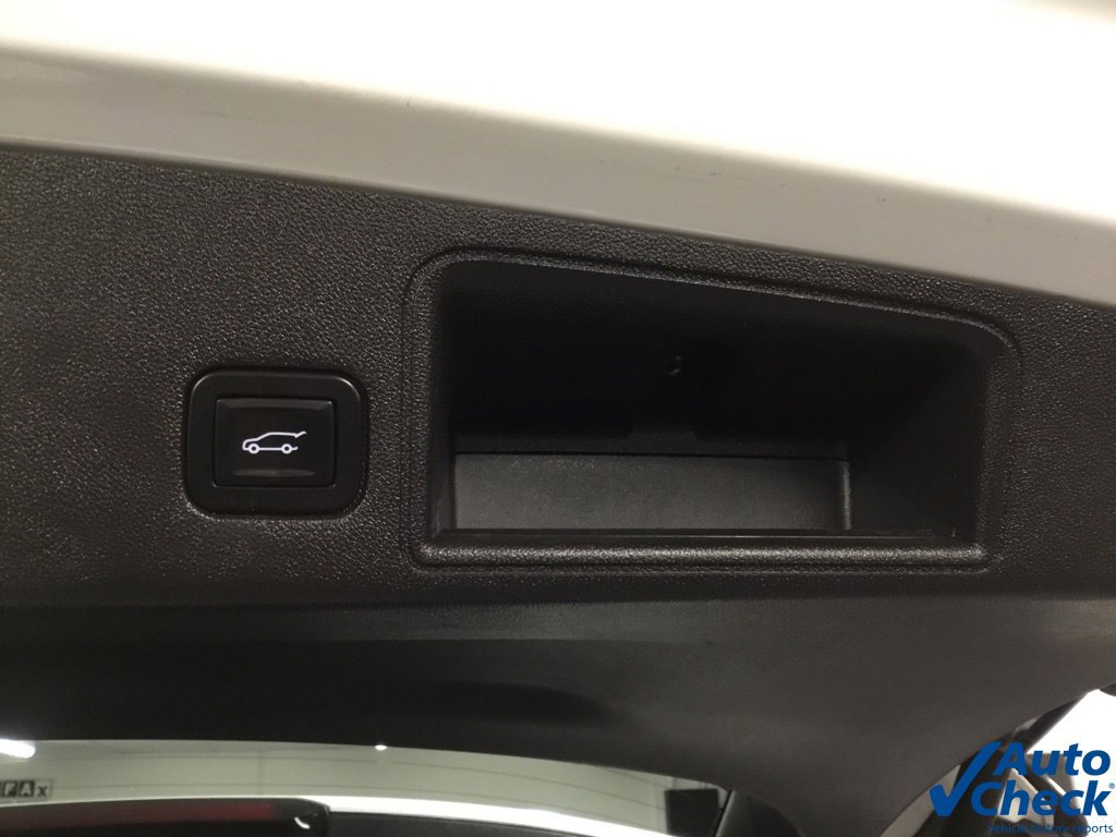 Used 2018 GMC Terrain Denali w/ Advanced Safety Package AWD/4WD image 13