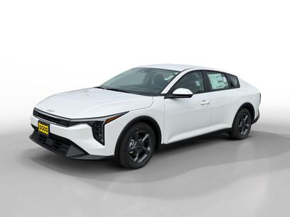 New 2025 Kia K4 LXS