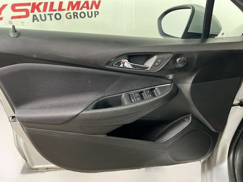 Used 2019 Chevrolet Cruze LS w/ LS Convenience Package FWD image 28